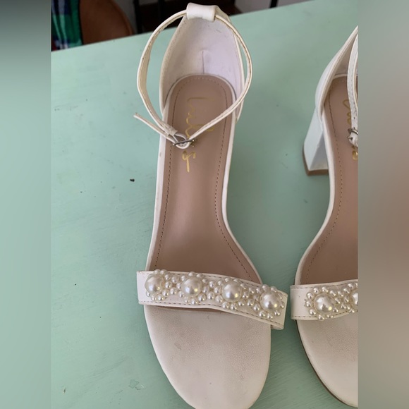 Lulu’s Pearl Wedding Sandals 🤍 - Picture 2 of 6